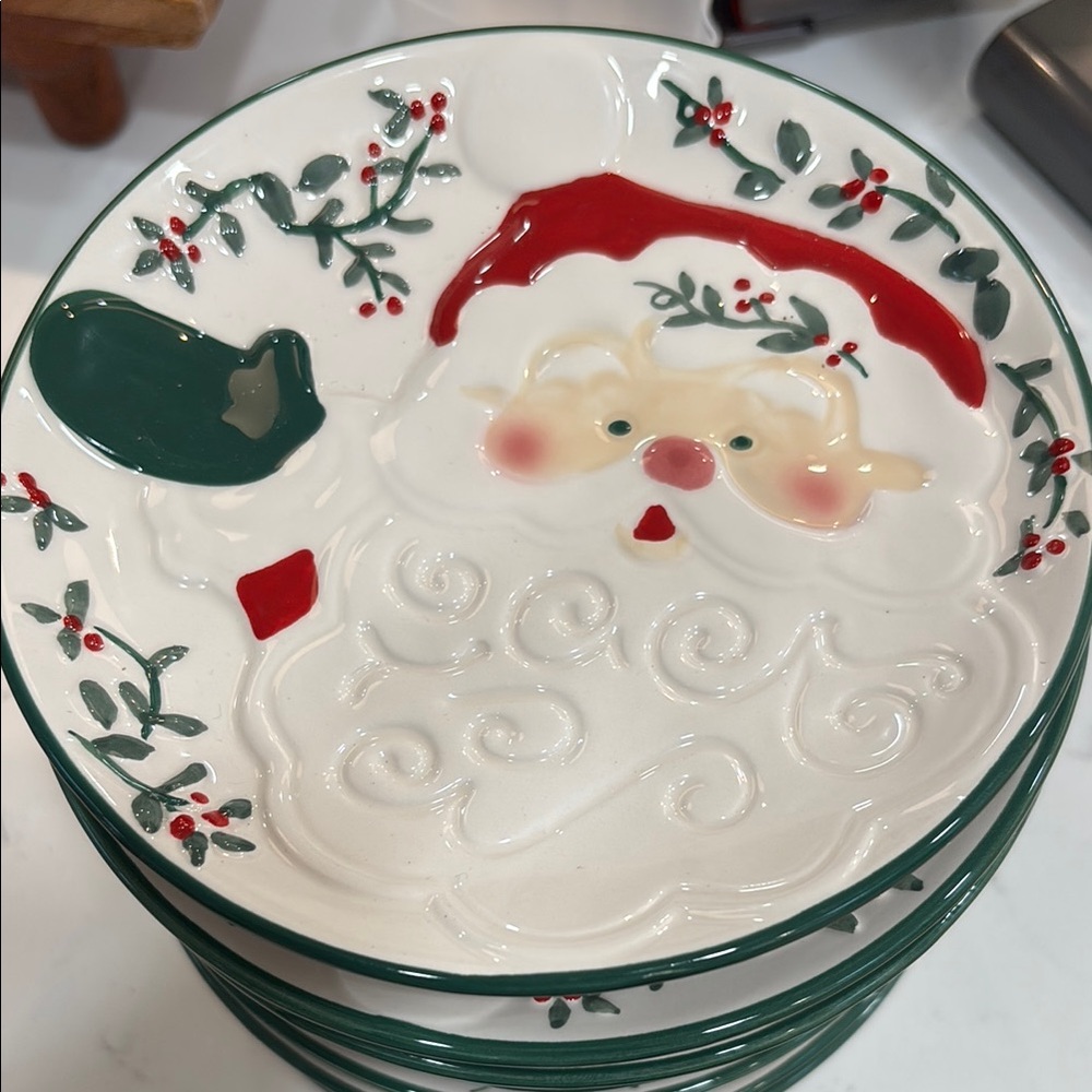 Pfaltzgraff Festive Santa Claus Holiday Plates set of 20